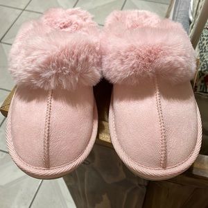 Target pink slide slippers